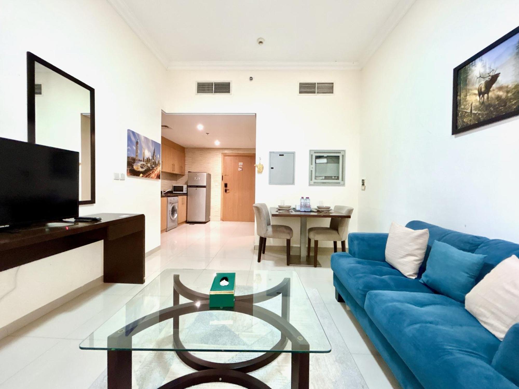 Homes2retreat - In Lincoln Park Sheffield Apartment